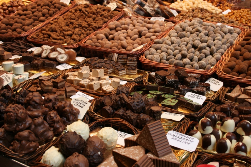 vitrine-BORMES LES MIMOSAS-min_chocolates_chocolate_nibble_sweetness_fine_chocolates_gourmet_candy_brand-752083